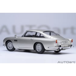 Autoart 1/18  Aston Martin DB5 James Bond Sean Connery Goldfinger 1964 with weapons