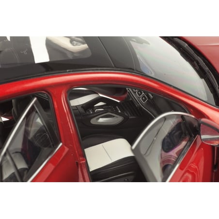 iScale Dealer Pack 1/18 Mercedes Benz GLE Coupe