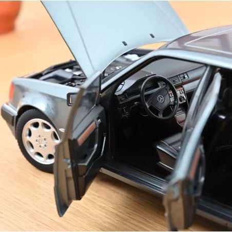 Norev 1/18 Mercedes-Benz E-Class 500E W124 1990