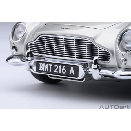 Autoart 1/18  Aston Martin DB5 James Bond Sean Connery Goldfinger 1964 with weapons