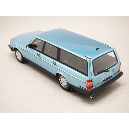 Minichamps 1/18 Volvo 240 GL Station Wagon 1986