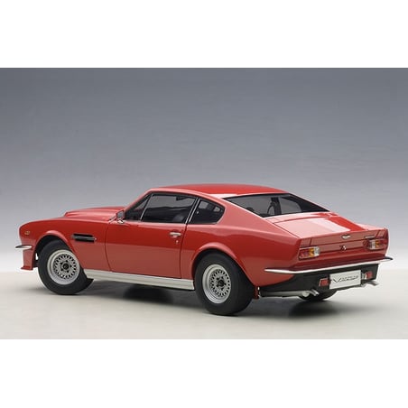 Autoart 1/18 Aston Martin V8 Vantage 1985