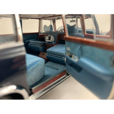 1/18 Mercedes-Benz 600 Pullman “King of Rock’n Roll” 1972