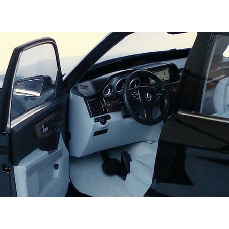 Minichamps 1/18 Mercedes Benz GLK Class