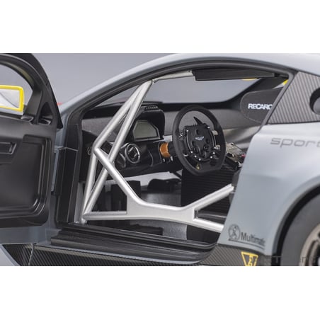 AutoArt 1/18 Aston Martin Vantage GT3 Team R-Motorsport Bathrust 12 Hour 2019, No.62, J.Dennis / M.Vaxiviere / M.Kirchhoefer