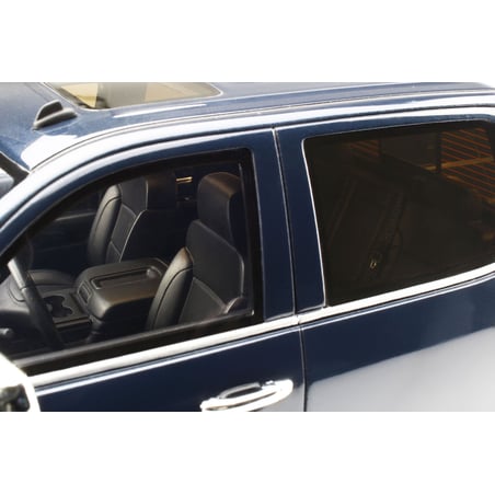 1:18 Chevrolet Silverado Centennial Edition 2018  (GT Spirit)