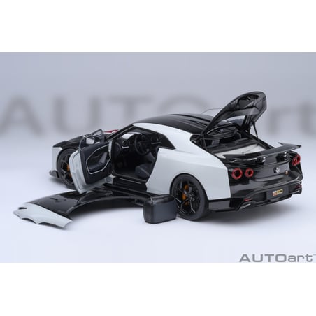 Autoart 1/18 Nissan GT-R50 by Italdesign 2020
