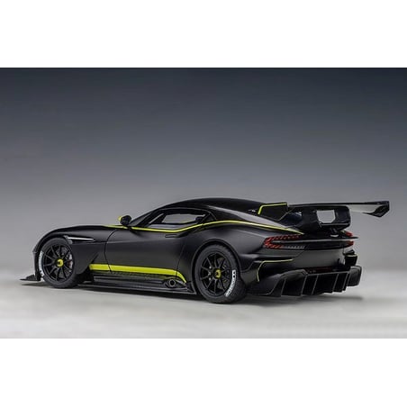 AUTOart  1/18 Aston Martin Vulcan