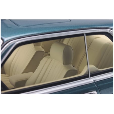 1/18 Mercedes-Benz C123 280CE