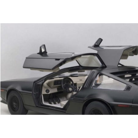 Autoart 1/18 Delorean DMC 12