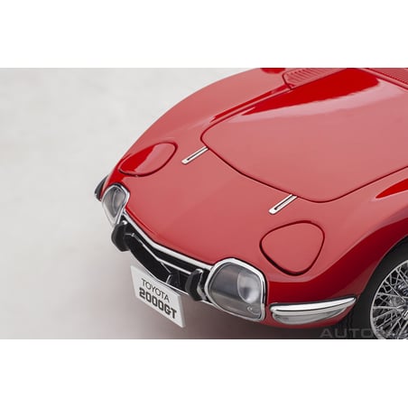 Autoart 1/18 Toyota 2000GT (with metal wire spoke wheels)
