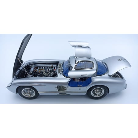 CMC 1/18 Mercedes Benz 300 SLR Uhlenhaut Coupé, 1955, (Blue interior)