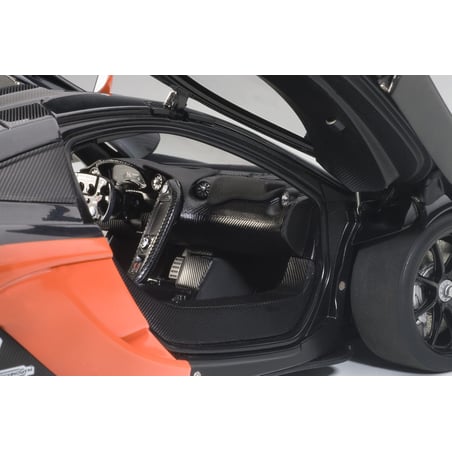 Autoart 1/18 McLaren P1 GTR