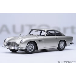 Autoart 1/18  Aston Martin DB5 James Bond Sean Connery Goldfinger 1964 with weapons