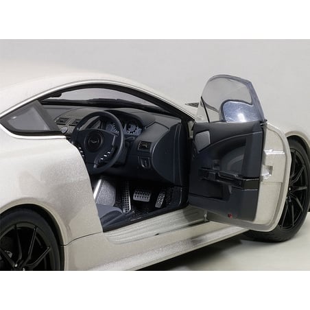 Autoart 1/18 Aston Martin V12 Vantage S 2015