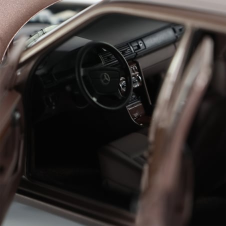 Norev Mercedes Dealer 1/18 Mercedes-Benz 230E (W124) year 1989-1993