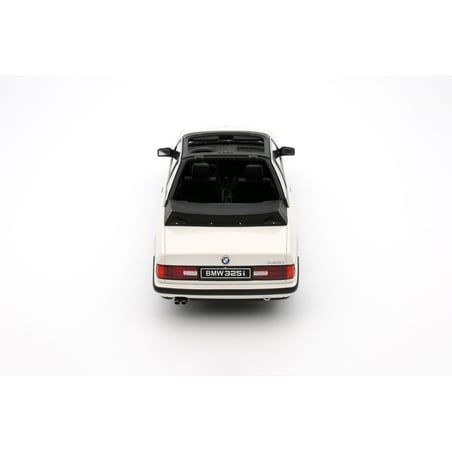 Otto Mobile 1/18 BMW E30 325i TC2 Baur 1988