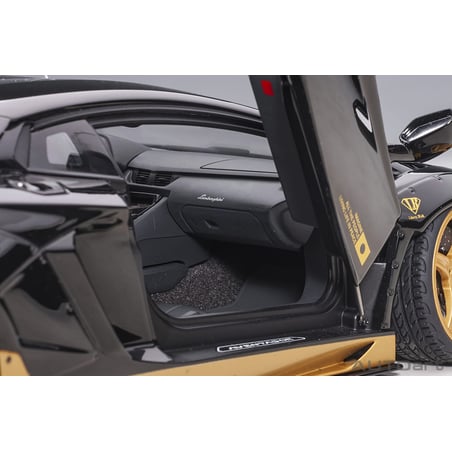 1/18 Lamborghini Aventador Liberty Walk LB-Works Limited Edition