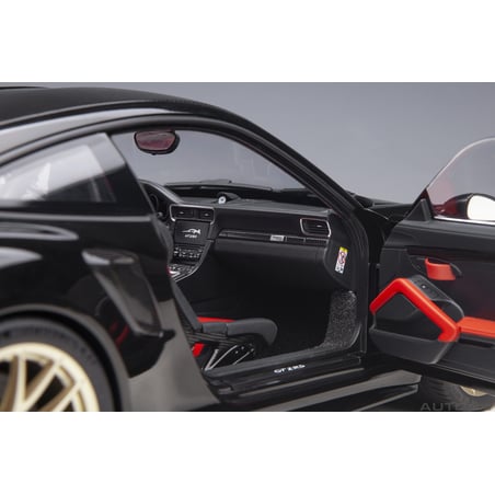 Autoart 1/18 Porsche 911 (991.2) GT2 RS Weissach Package 2017