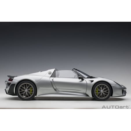 Autoart 1/18 Porsche 918 Spyder Weissach Package 2013