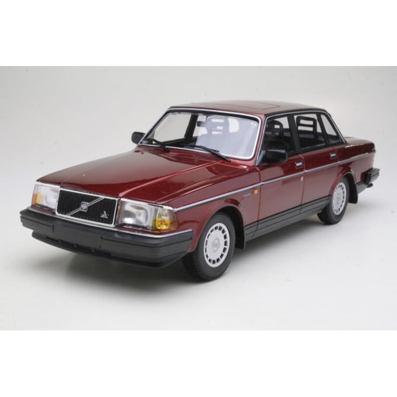 Minichamps 1/18 Volvo 240 GL 1986