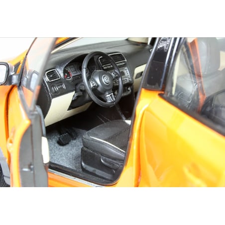 Paudi Model 1/18 VW Cross Polo 2012