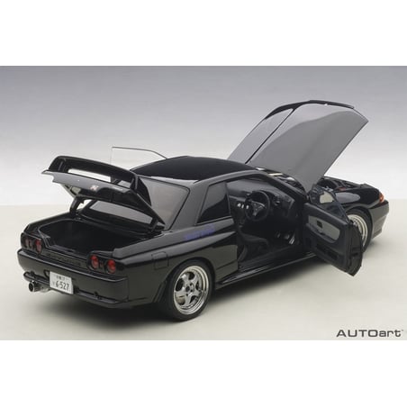 1:18 Skyline GT-R (R32) V SPEC II- New Animation Film Initial D Legend 2" (AUTOart)"