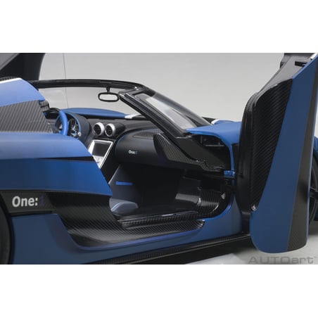 AutoArt  1/18 Koenigsegg One:1