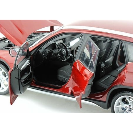 Kyosho 1/18 BMW X1 XDrive 28i (E84)