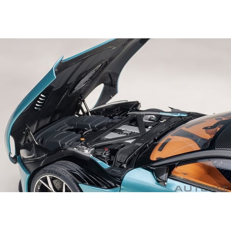 Autoart 1/18 Aston Martin DBS Superleggera