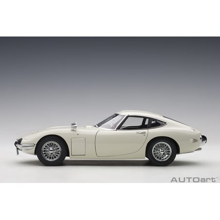 1/18 Toyota 2000GT (with metal wire spoke wheels)
