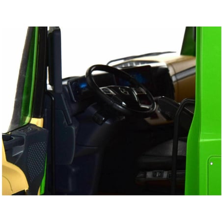 1/18 Mercedes-Benz Actros Gigaspace 4x2 Truck Facelift 2018 with lighting