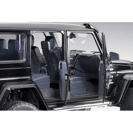 AUTOart 1/18 Mercedes Benz G500 4×4²