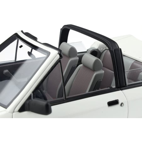 Otto Mobile 1/18 Ford Escort Mk4 XR3i Cabriolet 1986