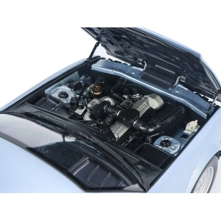 Minichamps 1/18 BMW 7 Series 730i (E32) 1986