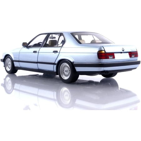 Minichamps 1/18 BMW 7 Series 730i (E32) 1986