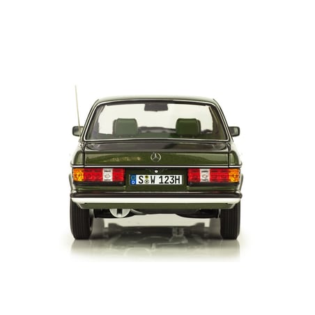 1:18 MERCEDES BENZ 200 W123 (1980-1985)