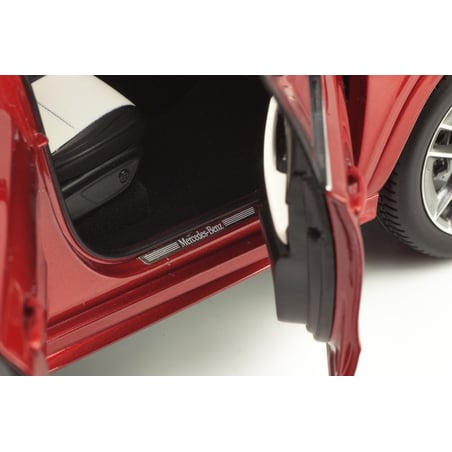 iScale Dealer Pack 1/18 Mercedes Benz GLE Coupe