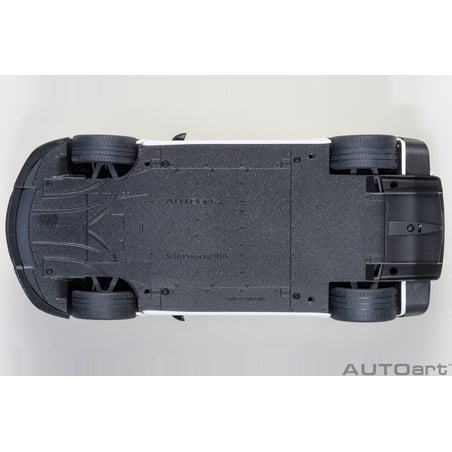 Autoart 1/18 Porsche 918 Spyder Weissach Package 2013