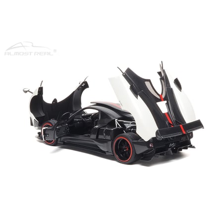 Almost Real 1/18 Pagani Zonda Cinque Coupe 2009