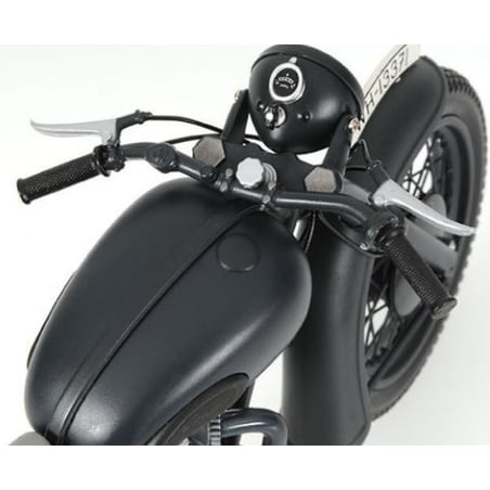 1:12 Triumph TR6 from the Movie: The Great Escape with Steve McQueen (Minichamps)