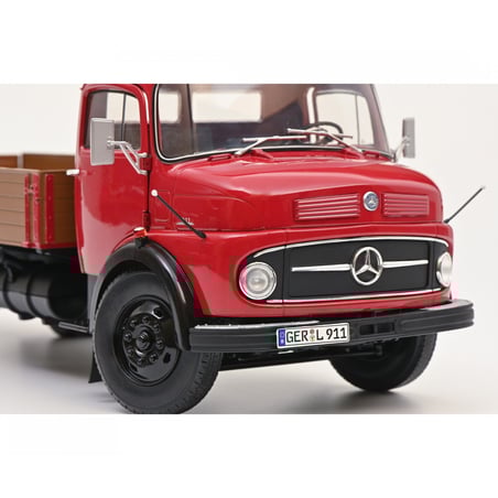 Shuco 1/18 Mercedes-Benz L911 Flatbed Truck with Cover 1996