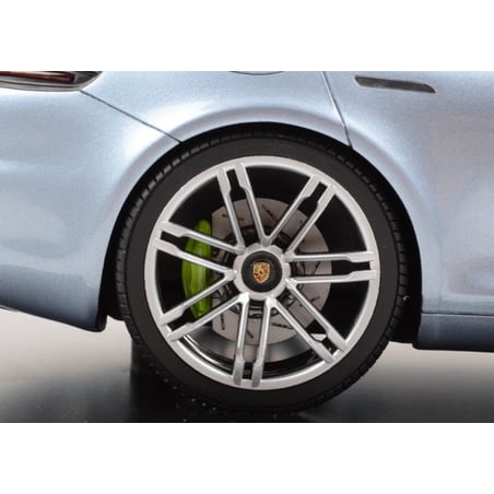 1/18 Porsche Panamera Sport Turismo e-hybrid with display showcase