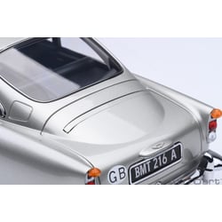 Autoart 1/18  Aston Martin DB5 James Bond Sean Connery Goldfinger 1964 with weapons