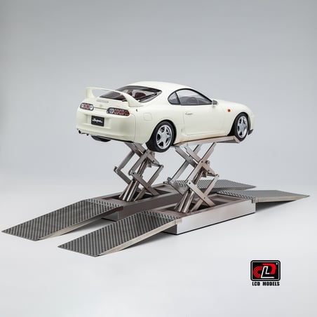 LCD Models 1/18 Toyota Supra MKIV (A80) Coupe 1993 (Car lift and key fob included)