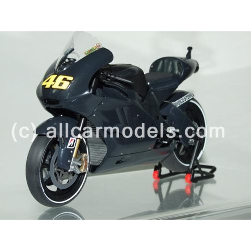 1:12 Ducati Desmosedici GP 11-  Valentino Rossi- Valencia Test- 2010 (Minichamps)
