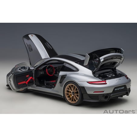 Autoart 1/18 Porsche 911 (991.2) GT2 RS Weissach Package