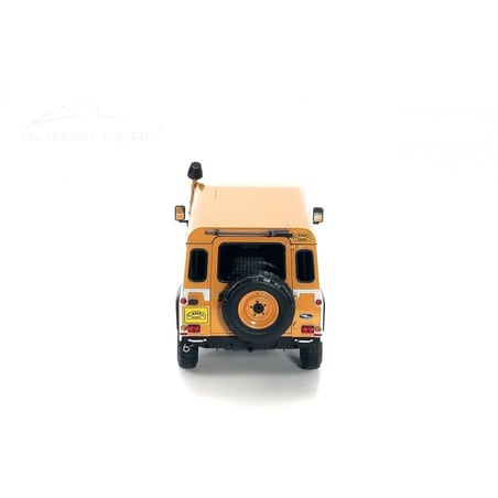 Almost Real 1/18 Land Rover Defender 110 "Camel Trophy" Support Unit Borneo 1985