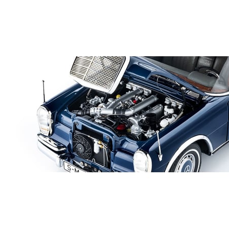 CMC 1/18 Mercedes-Benz 600 Pullman (W100) Landaulet with functional softtop