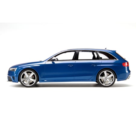 1/18 Audi A4 RS4 Avant 2013